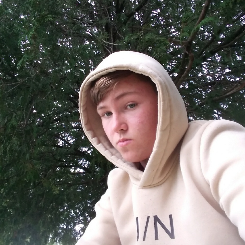 Meet your Posher, Ashton